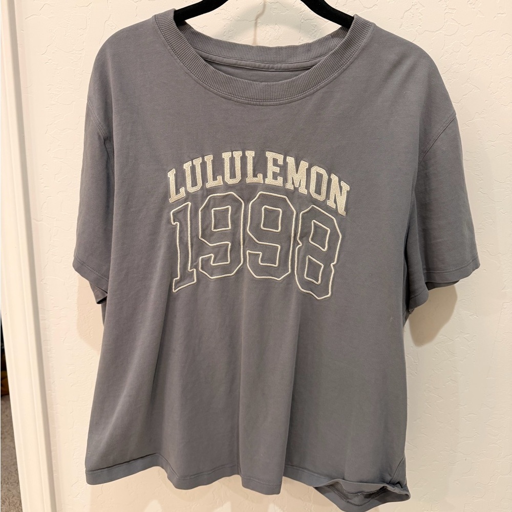 lululemon athletica 1998 Gray Tee